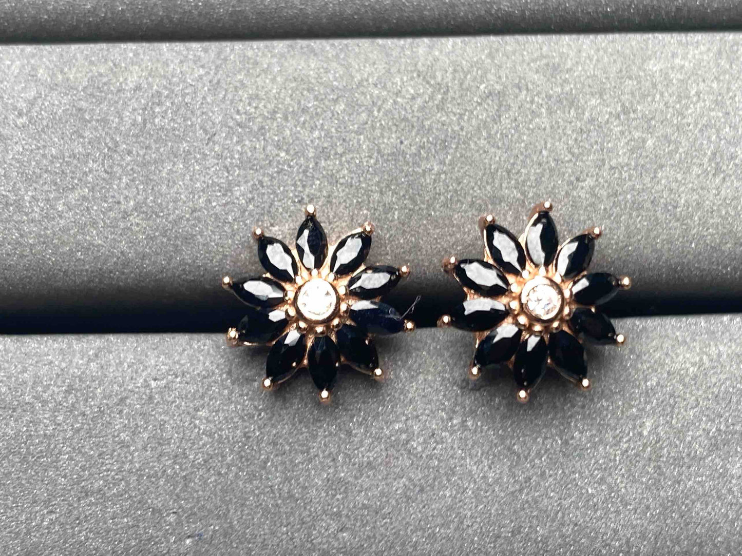 A7386 Black Spinel Earrings