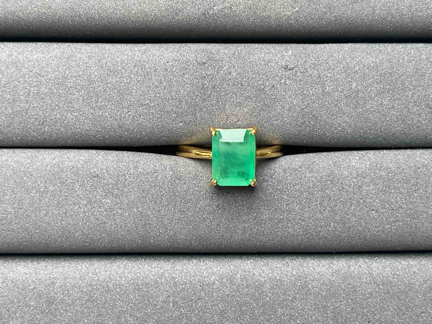A7419 Emerald Ring