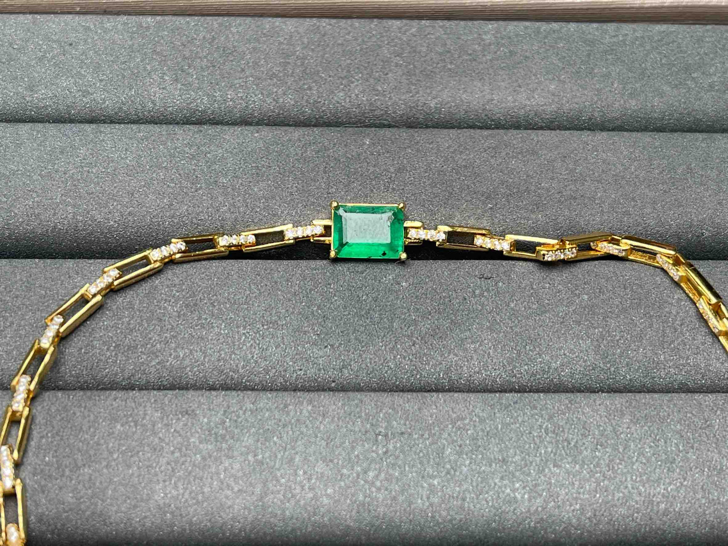 A7425 Emerald Bracelet