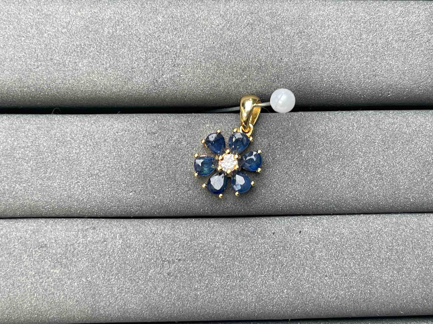 A7451 Sapphire Pendant