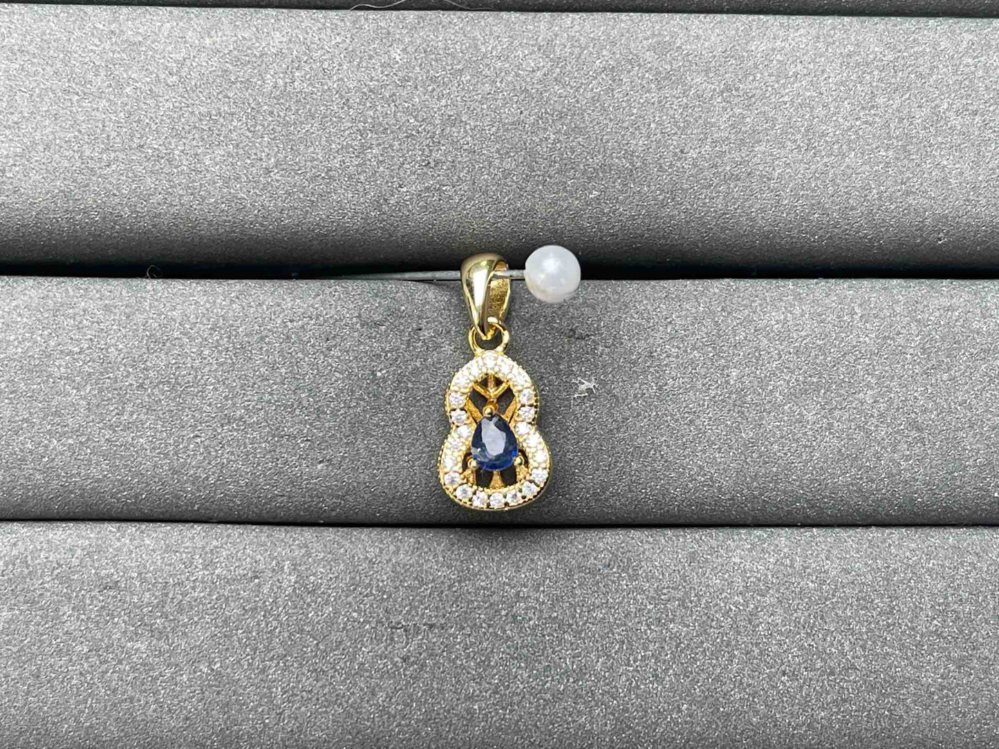 A7471 Sapphire Pendant