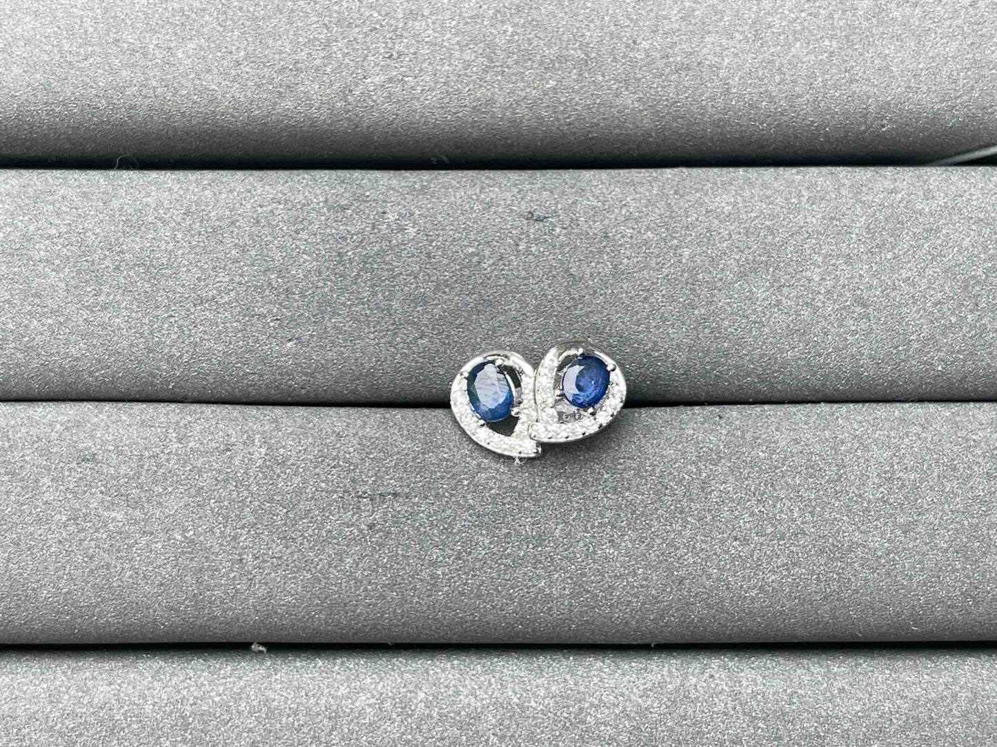 A7476 Sapphire Earrings