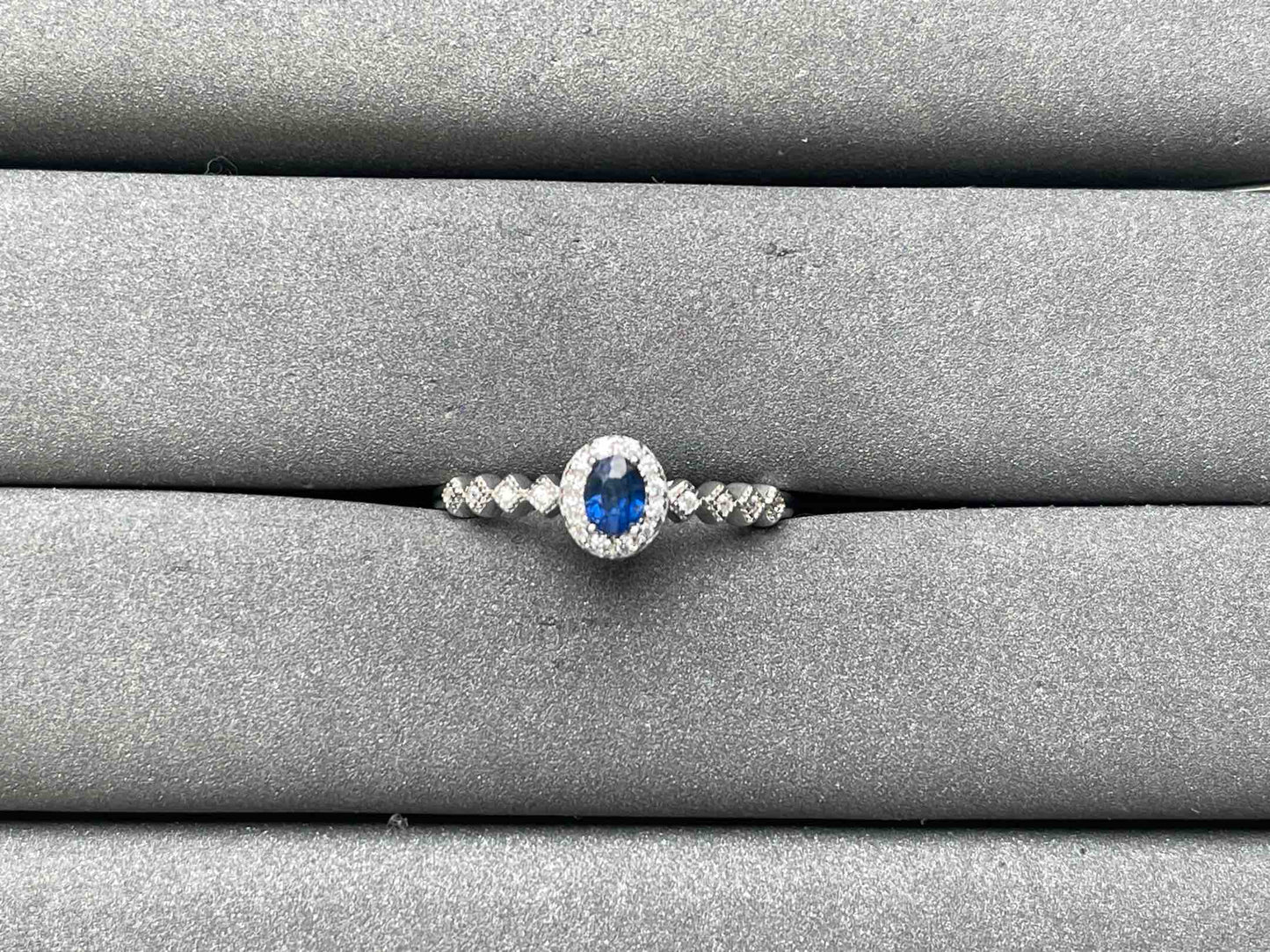 A7492 Sapphire Ring