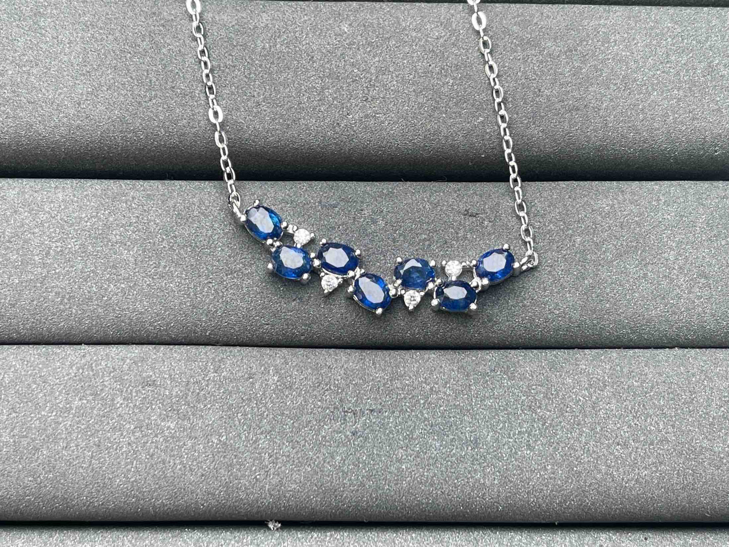 A7520 Sapphire Necklace