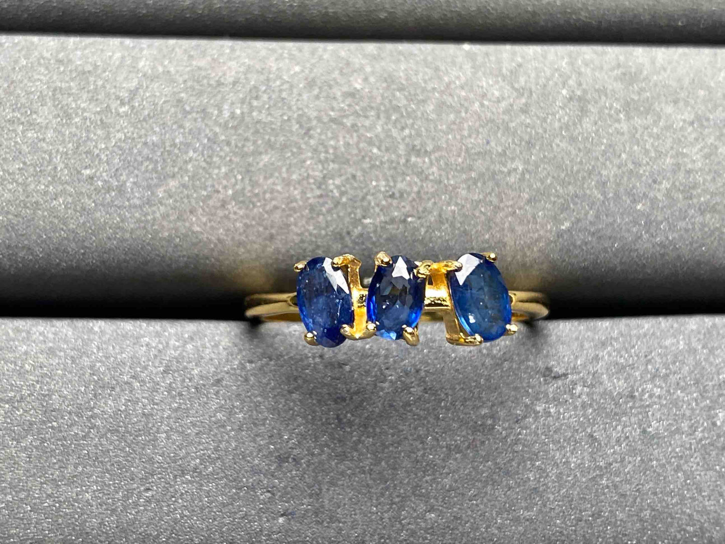 A7895 Blue Sapphire Ring