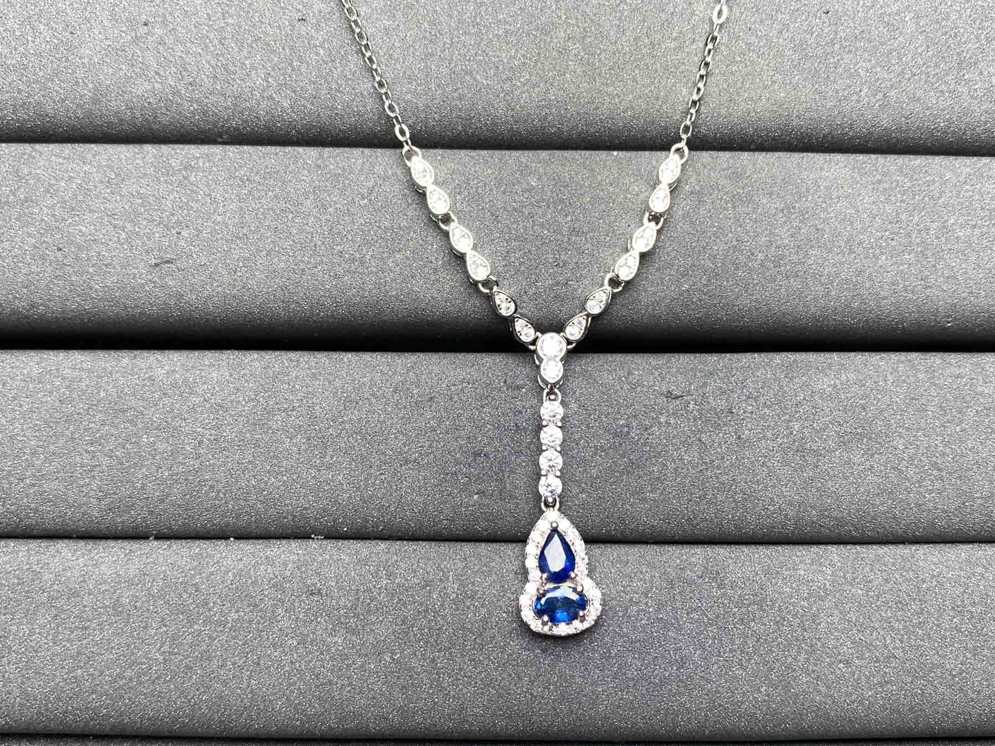 A7904 Blue Sapphire Necklace