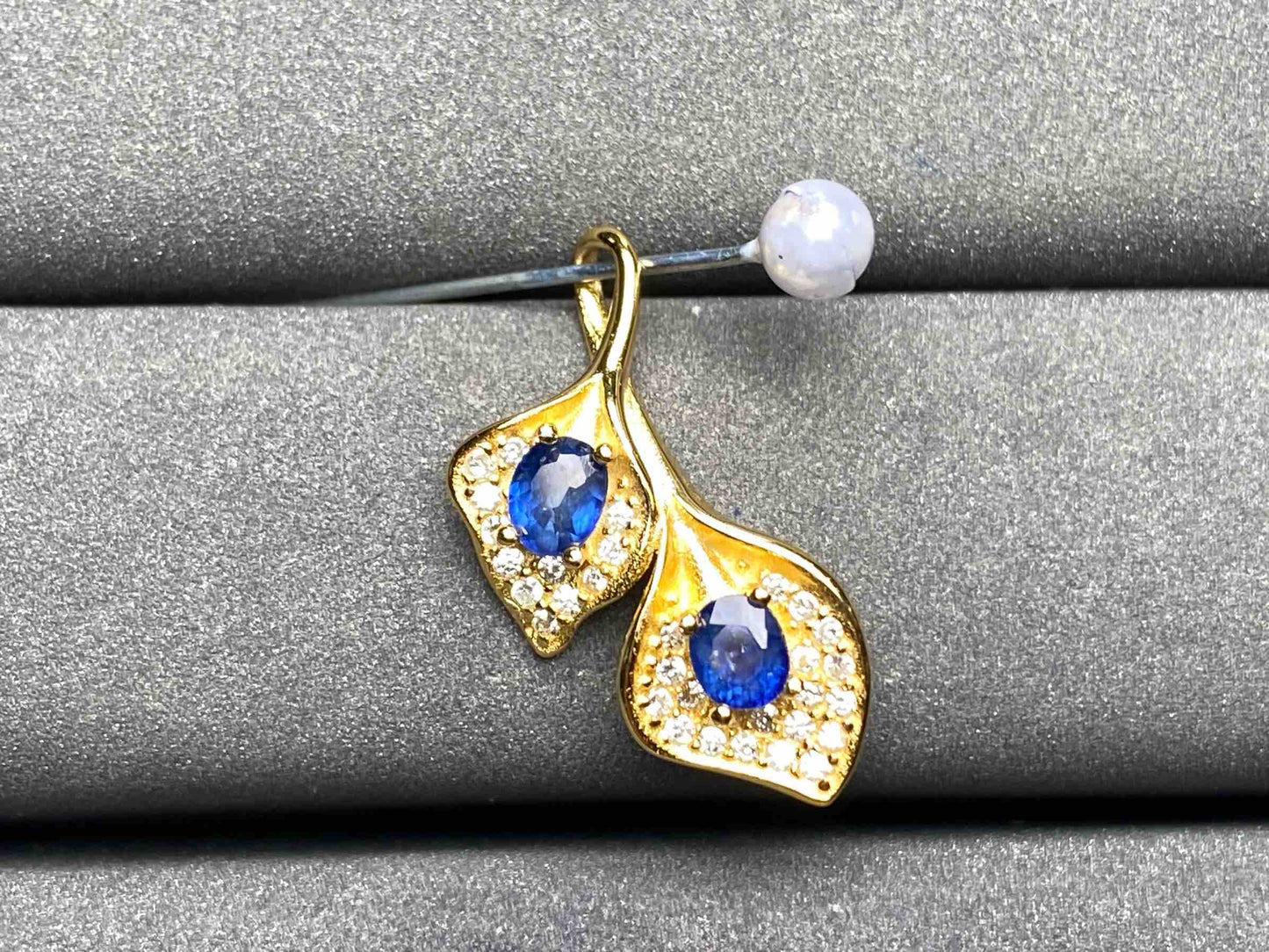 A7911 Blue Sapphire Pendant