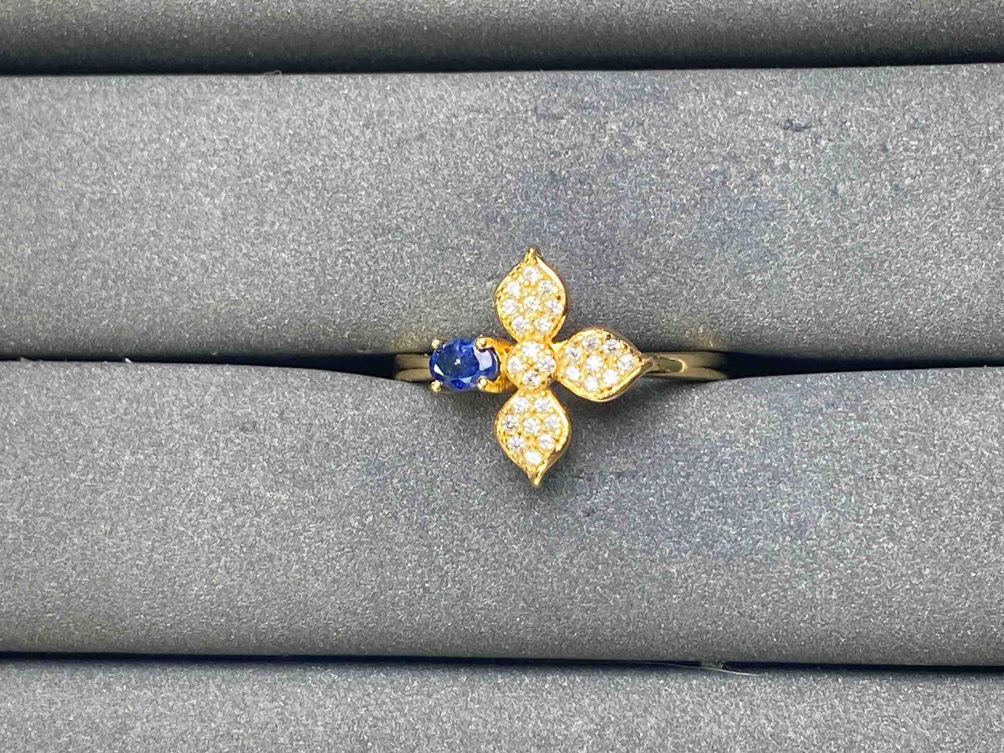A8000 Sapphire Ring