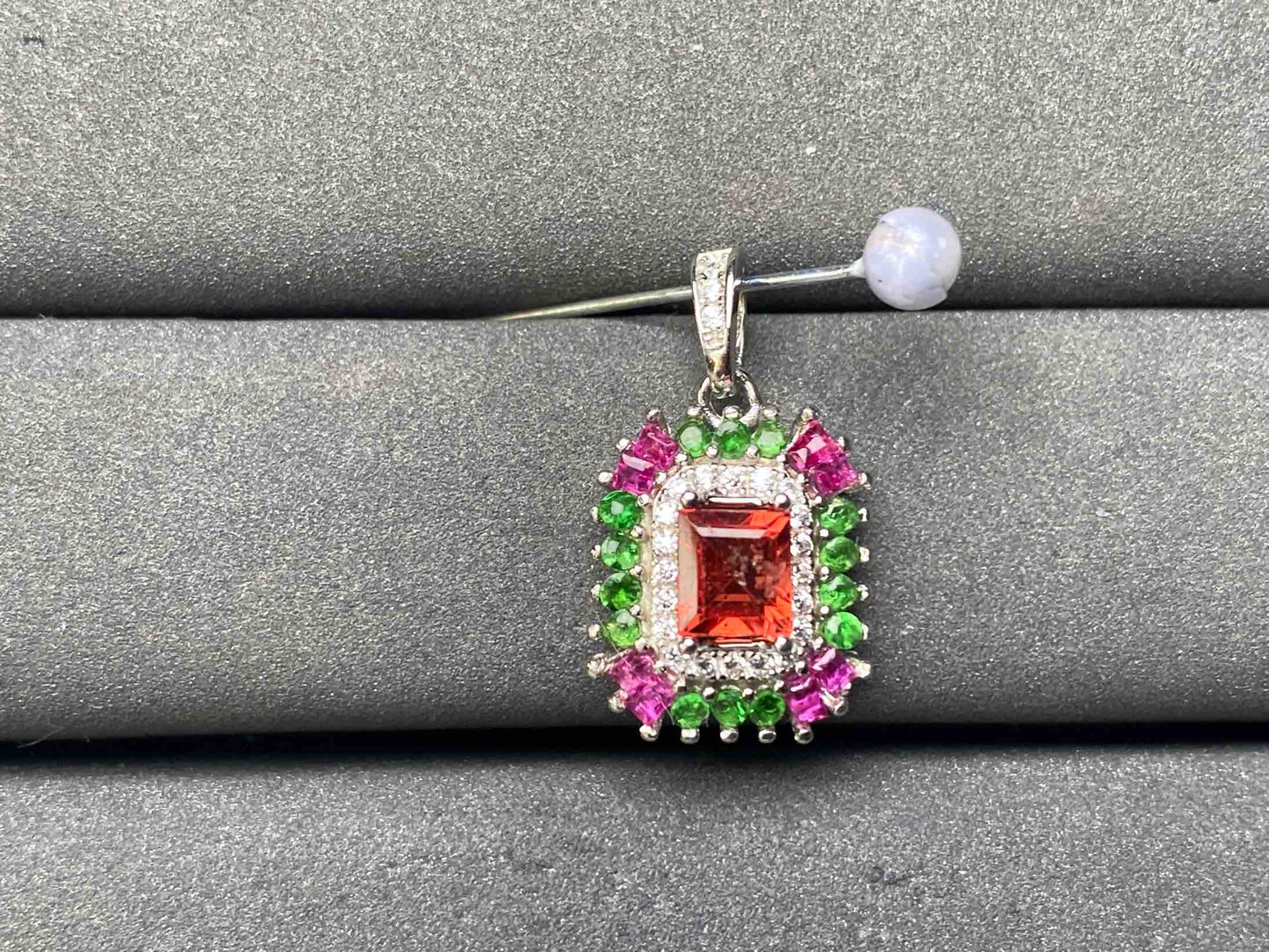 A8037 Spinel Pendant