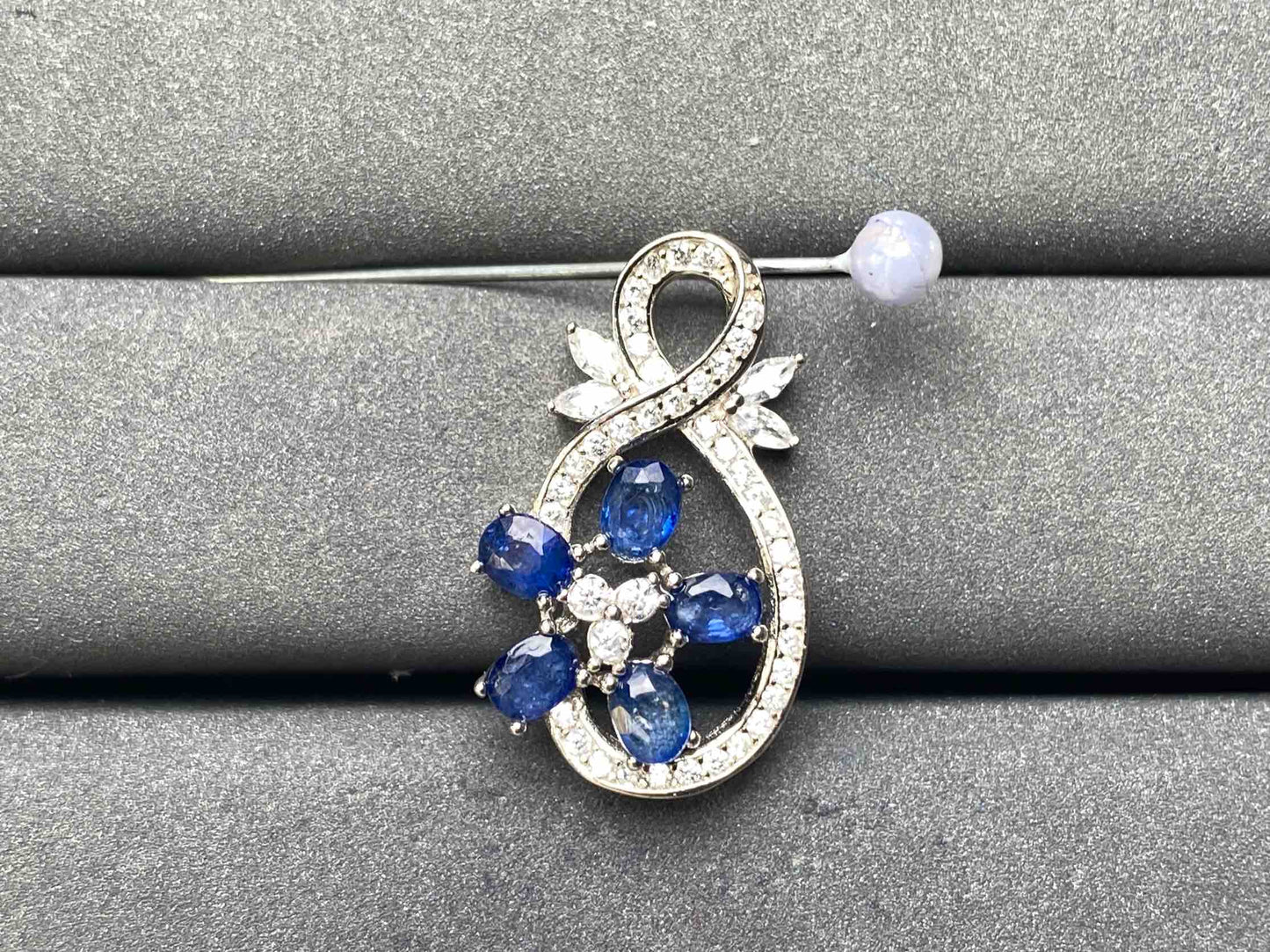 A8053 Blue Sapphire Pendant