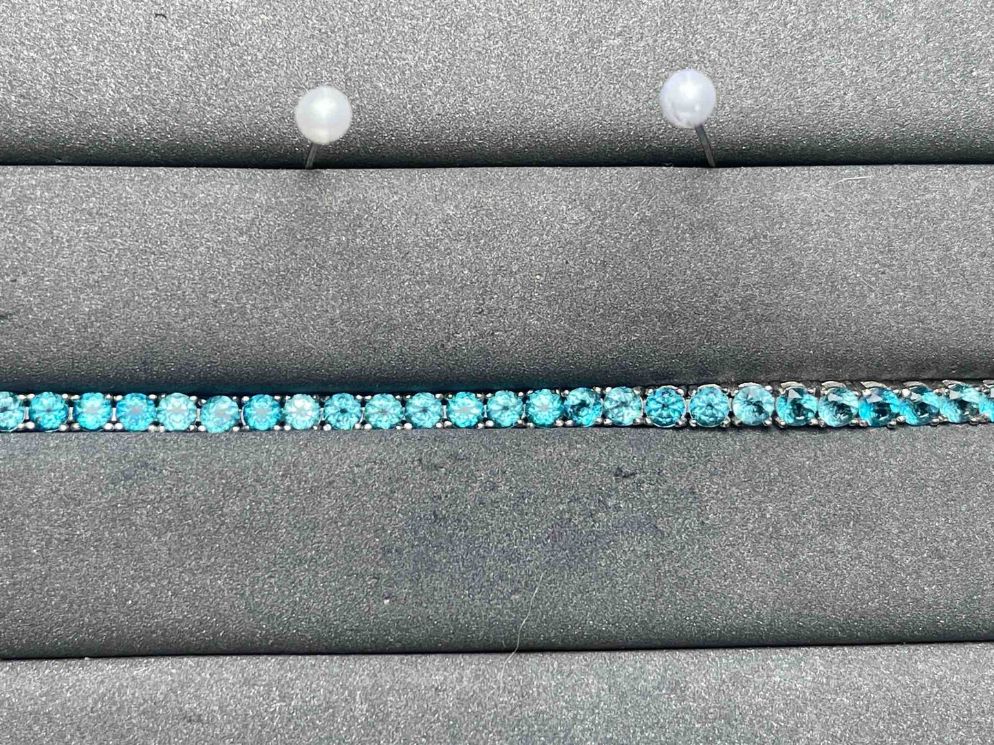 A8256 Topaz Bracelet