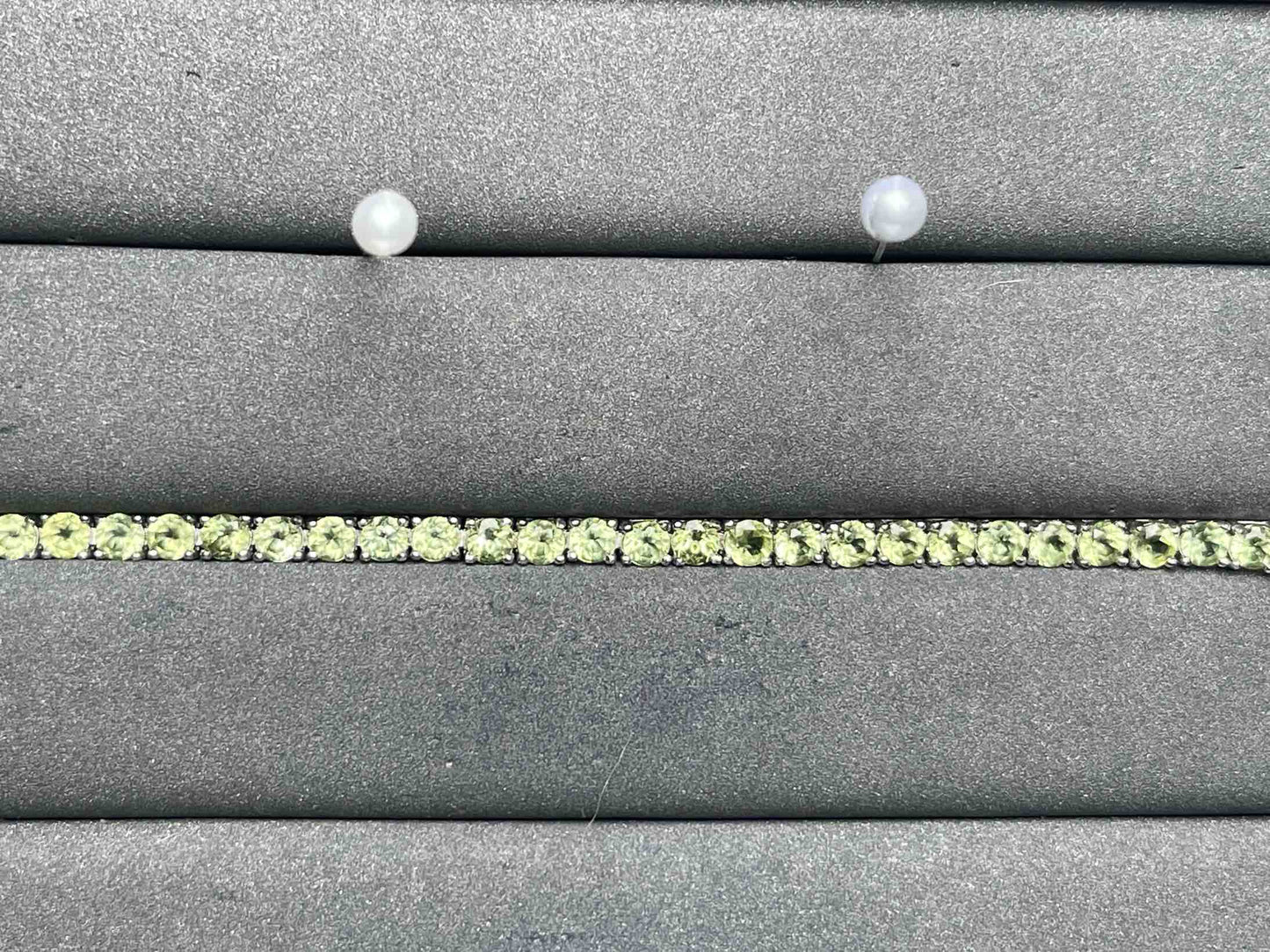 A8260 Peridot Bracelet