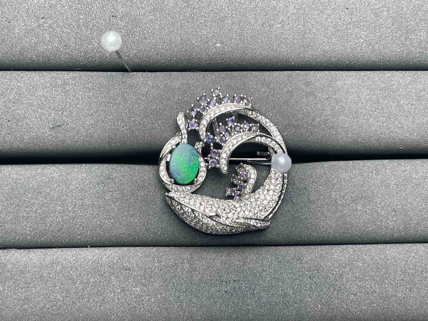 A8279 Opal brooch