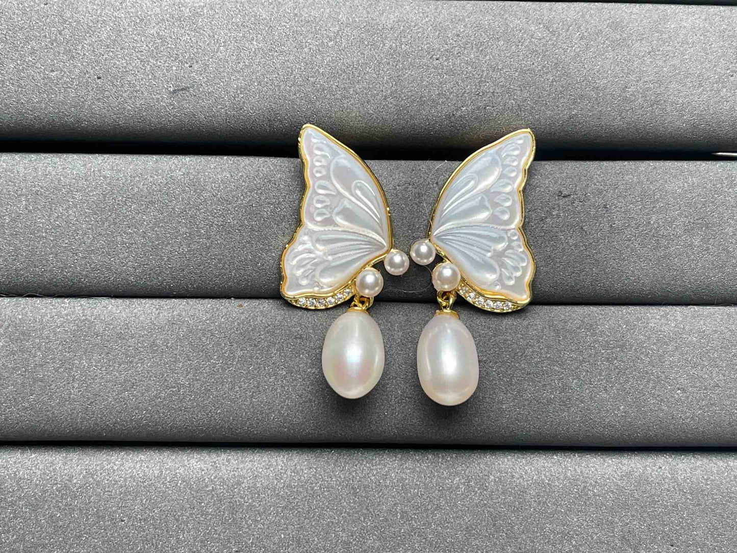 A8406 Silver conch Earrings