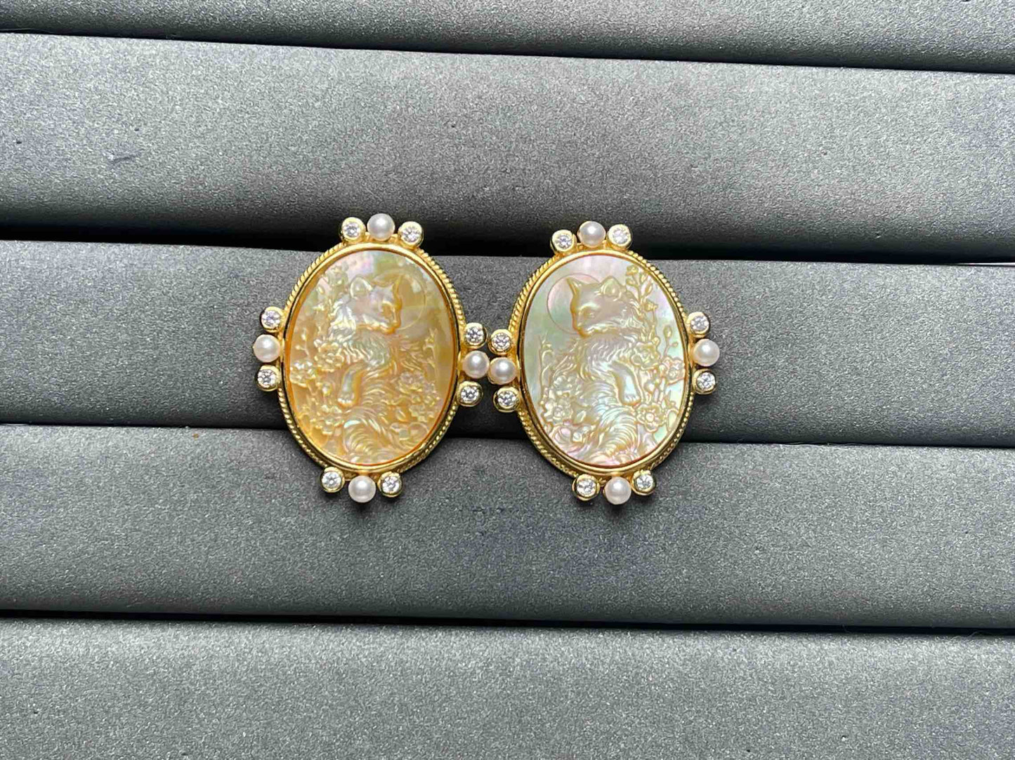 A8411 Golden Conch Earrings