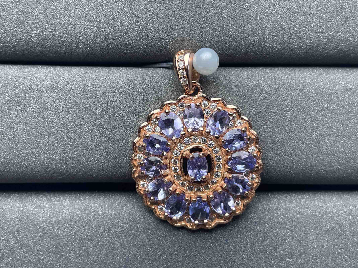 A843 Tanzanite Pendant