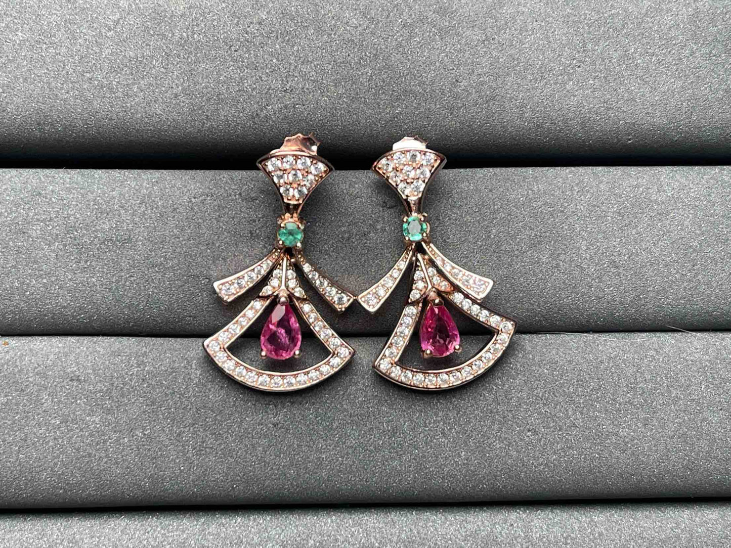 A8440 Sapphire Earrings