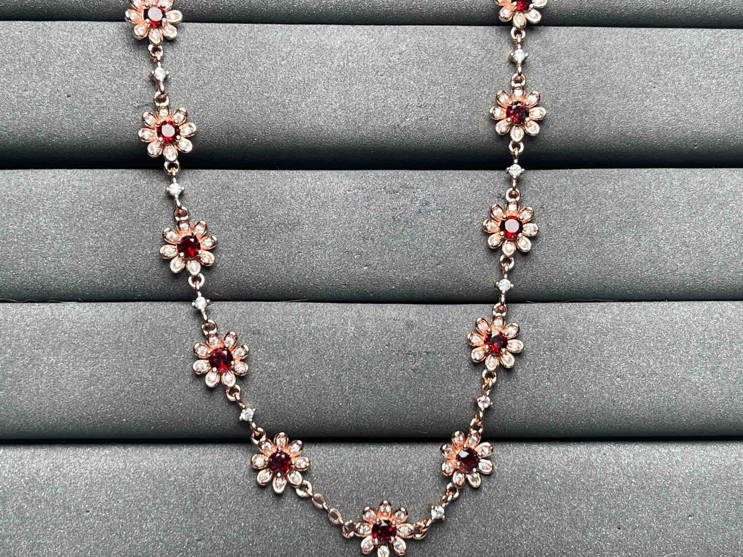 A8478 Garnet Necklace