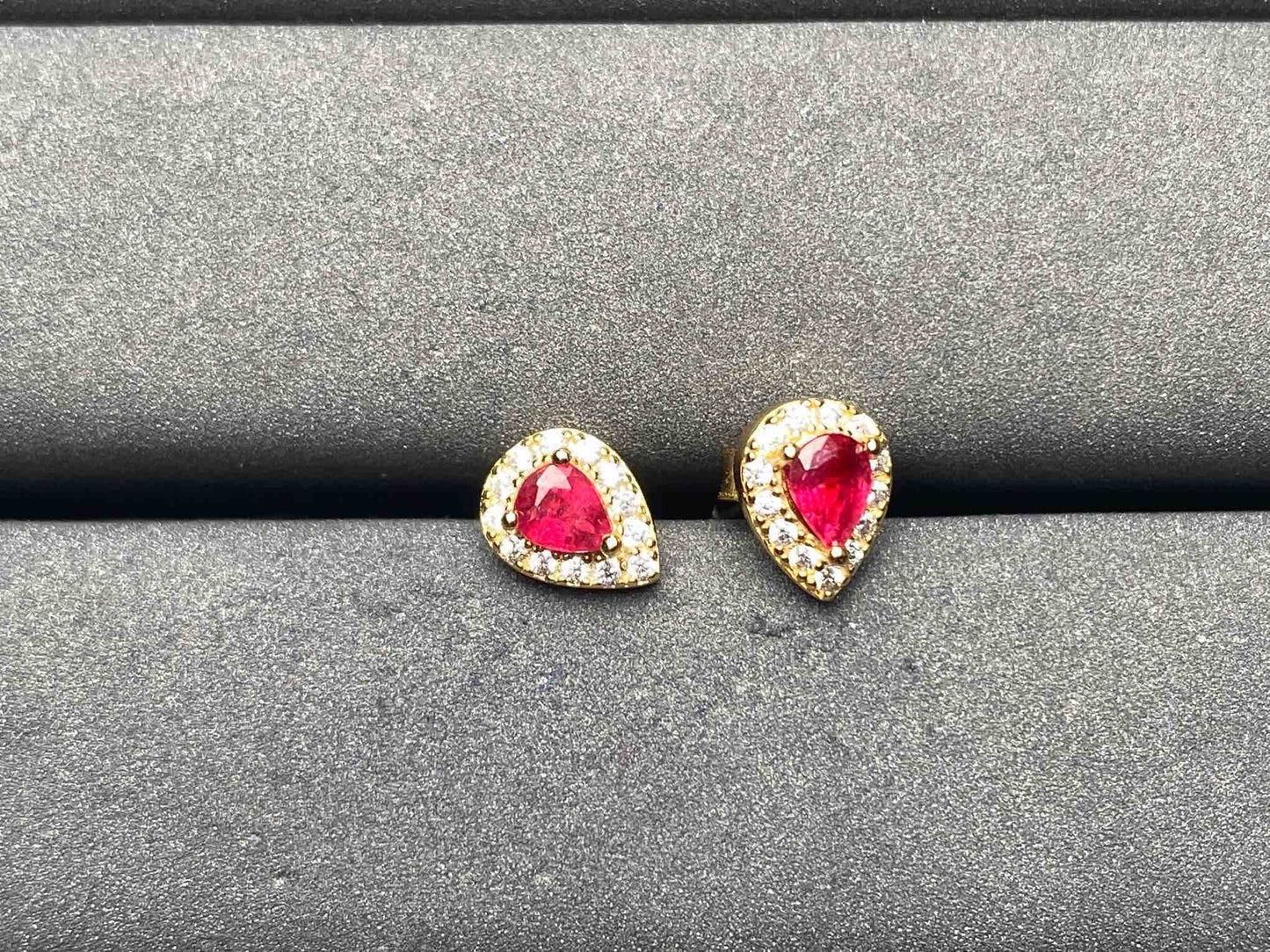 A8530 Pink Ruby Earrings