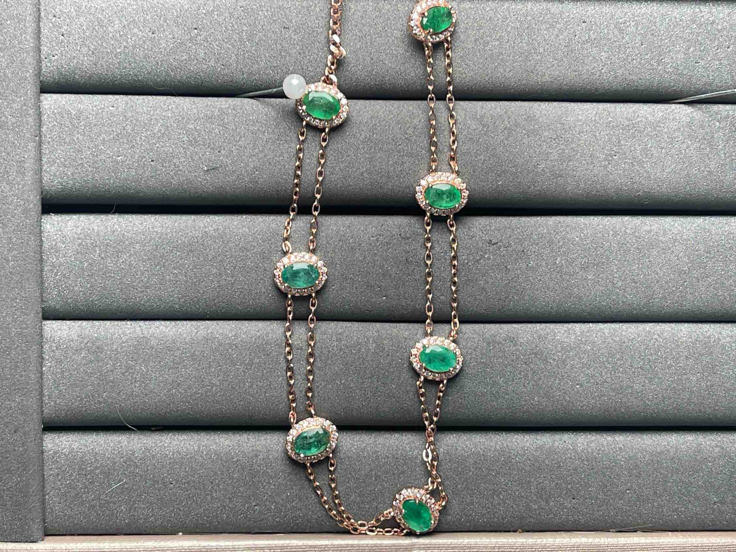 A8565 Emerald Necklace