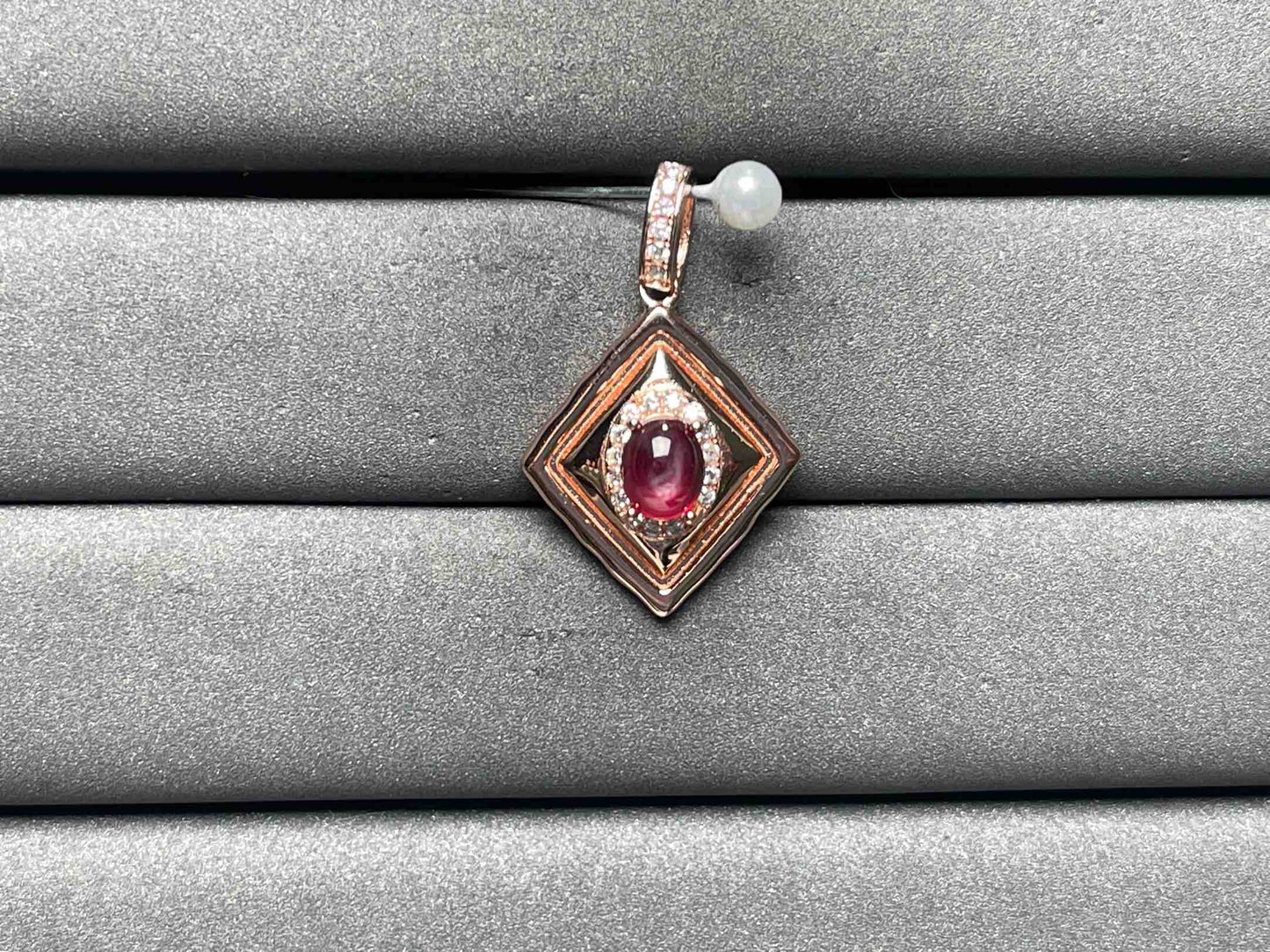 A8566 Sapphire Pendant