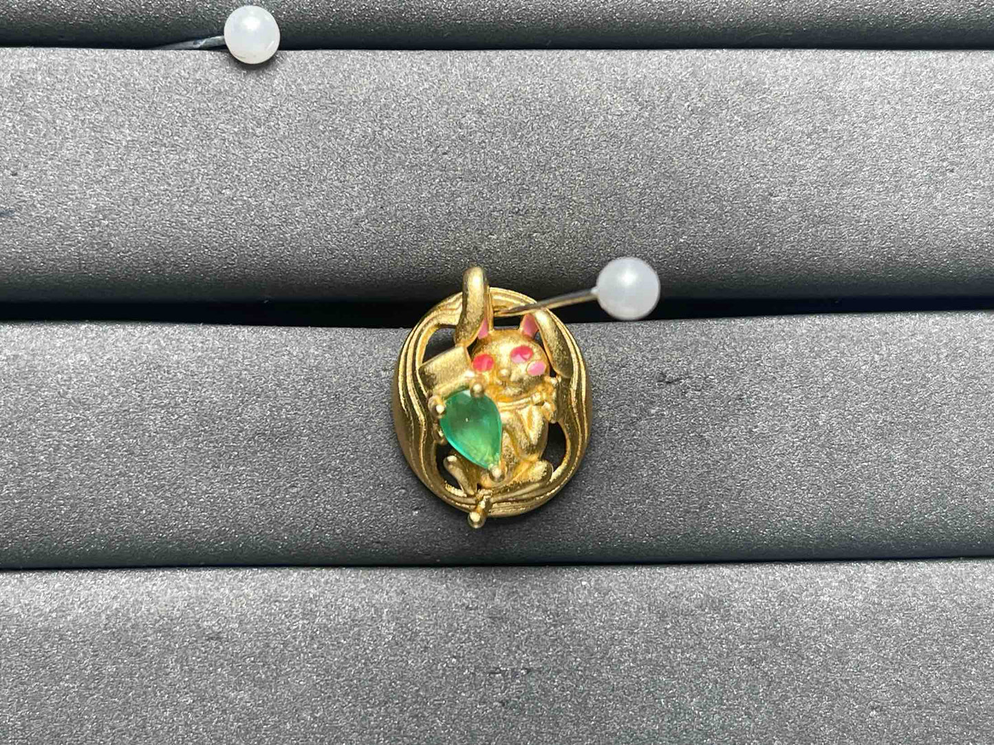 A8571 Emerald Pendant