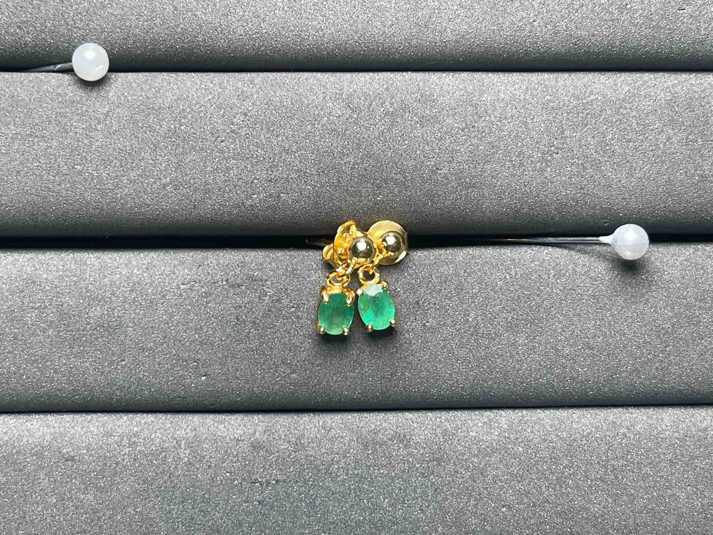 A8576 Emerald Earrings