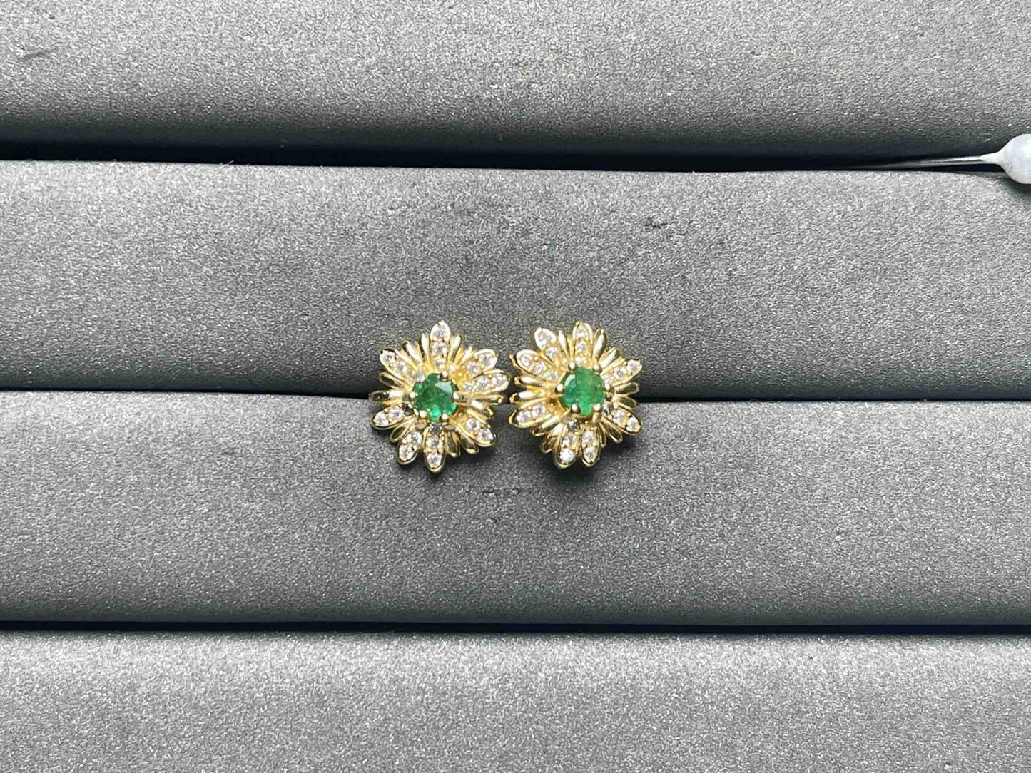 A8578 Emerald Earrings