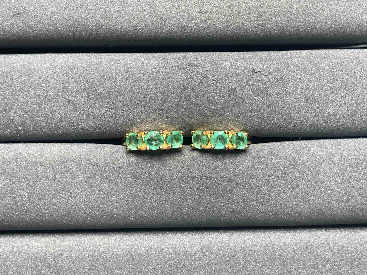 A8584 Emerald Earrings