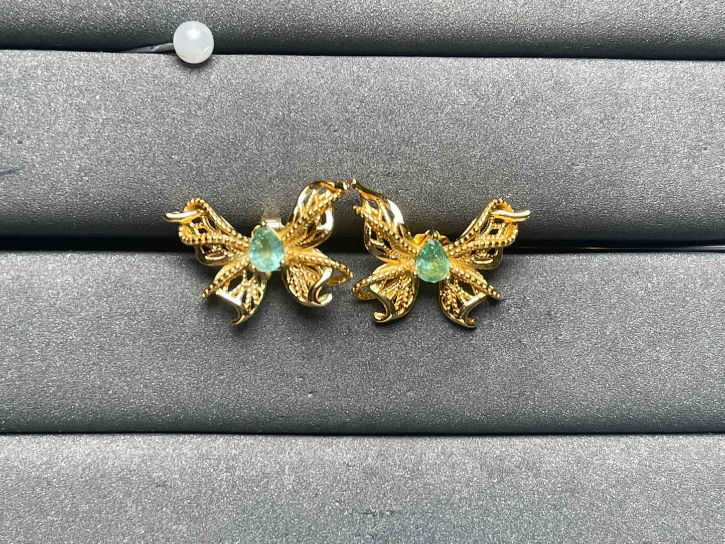 A8590 Emerald Earrings