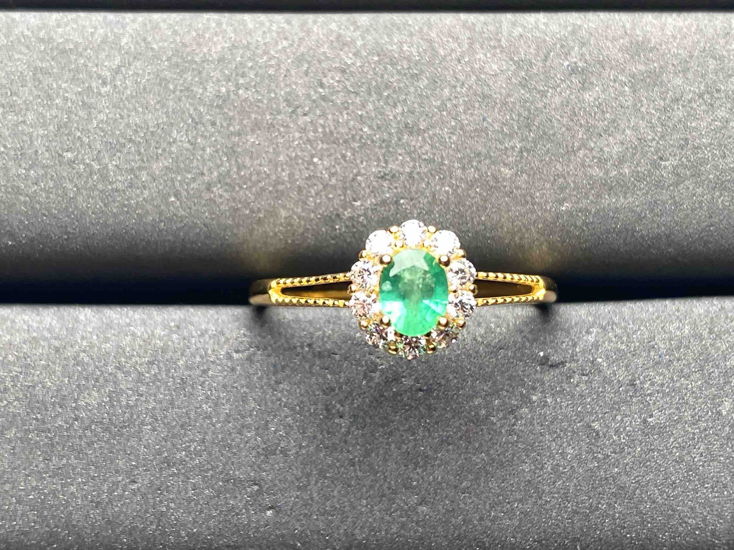 A8697 Emerald Ring