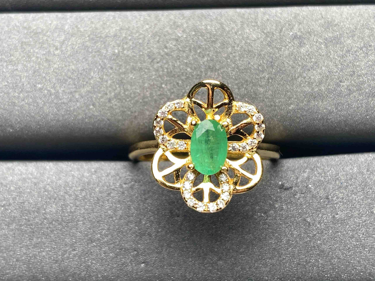 A8701 Emerald Ring