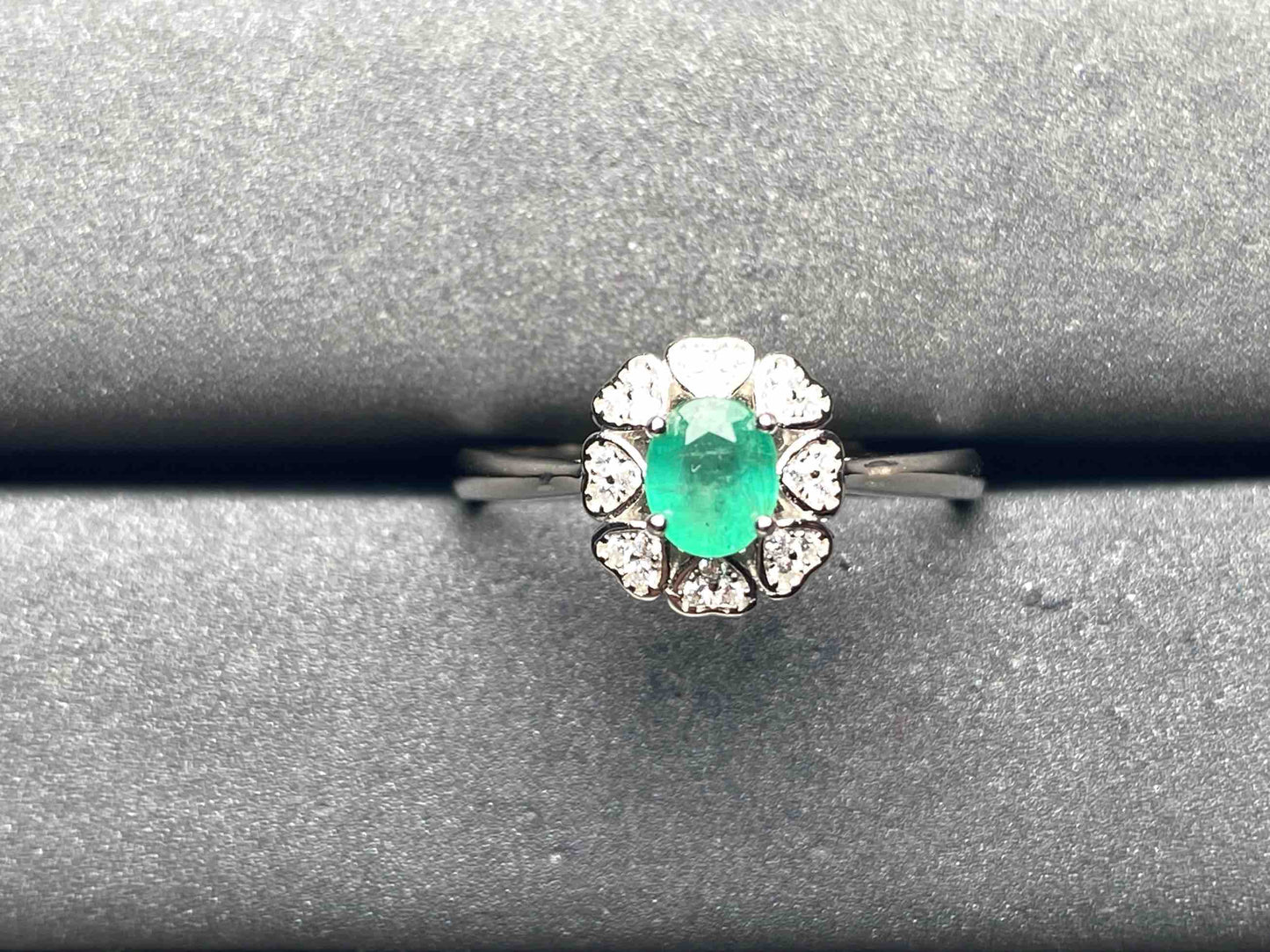 A8710 Emerald Ring