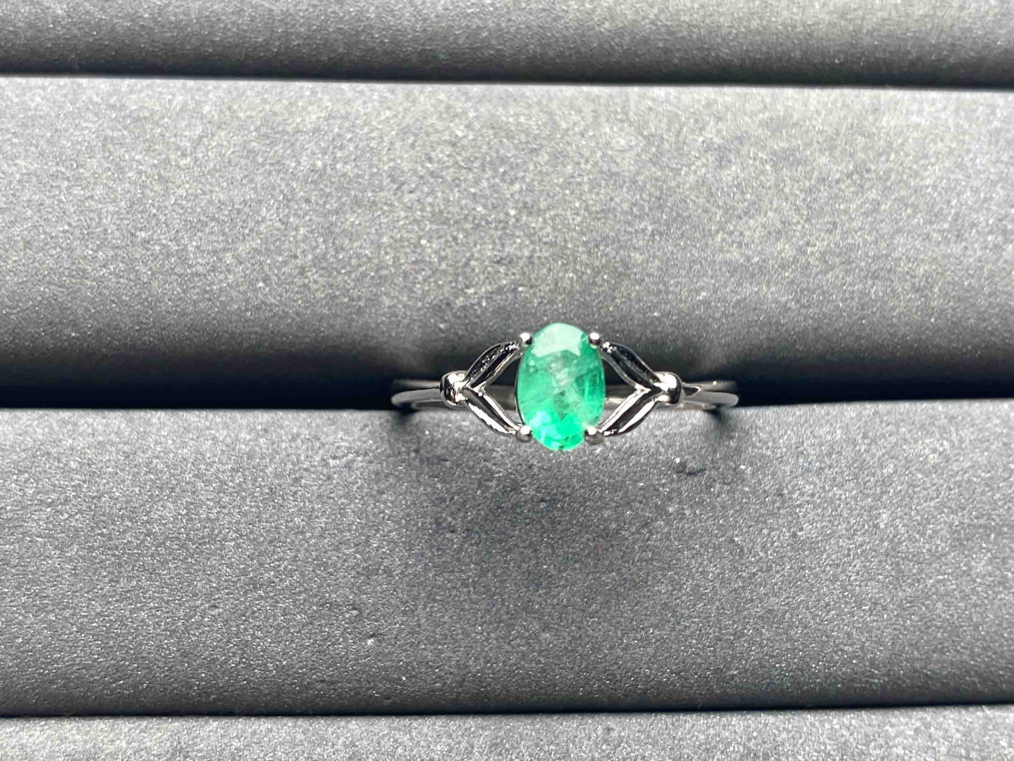 A8717 Emerald Ring