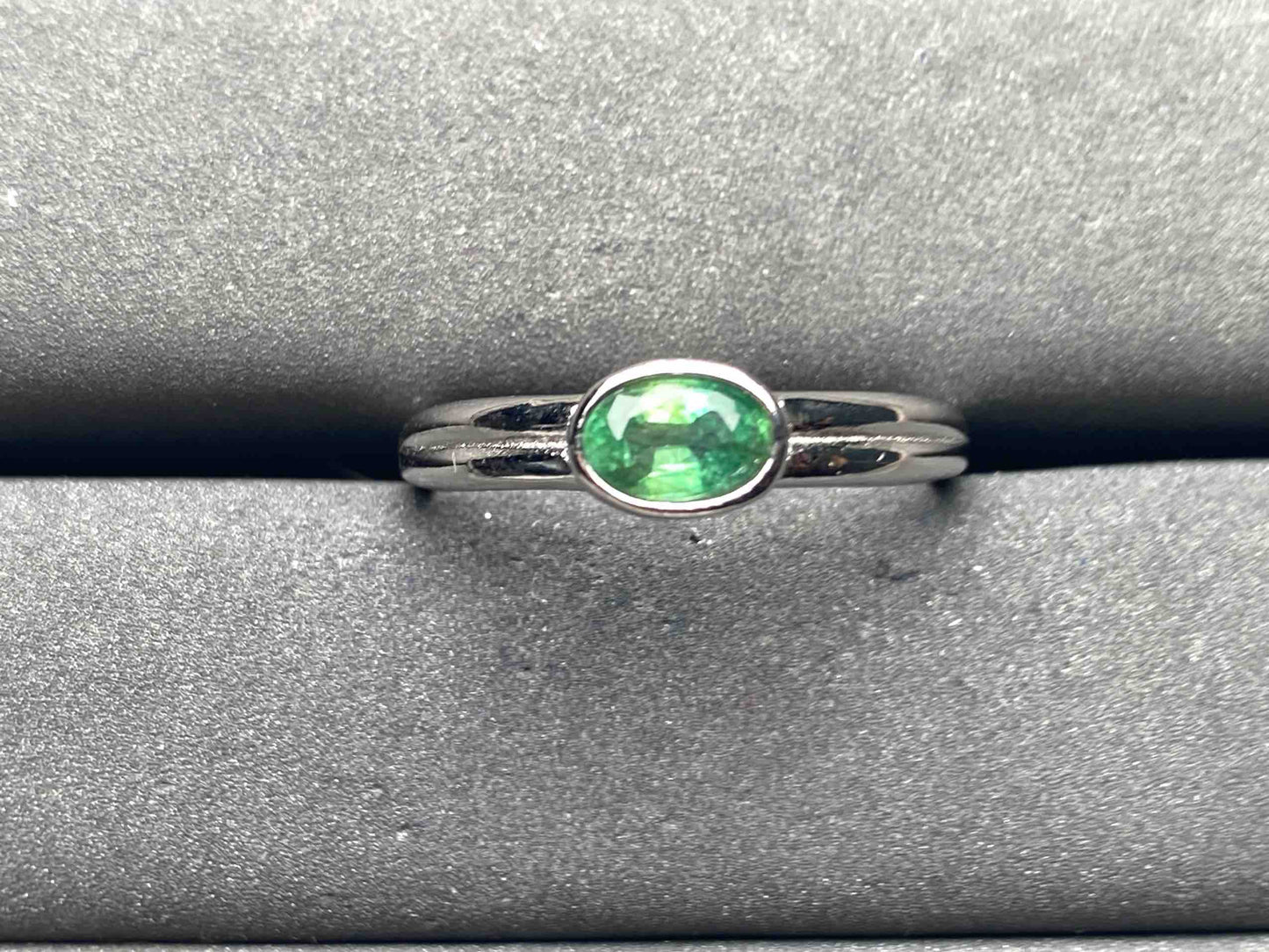 A8747 Emerald Ring