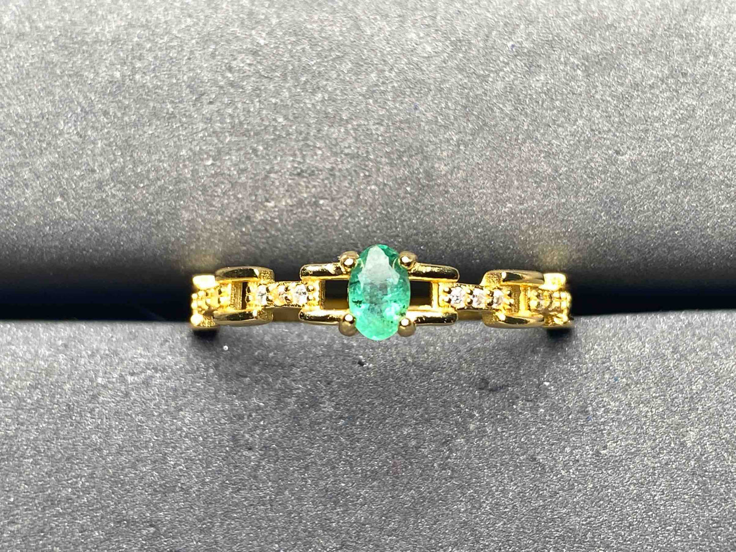 A8750 Emerald Ring