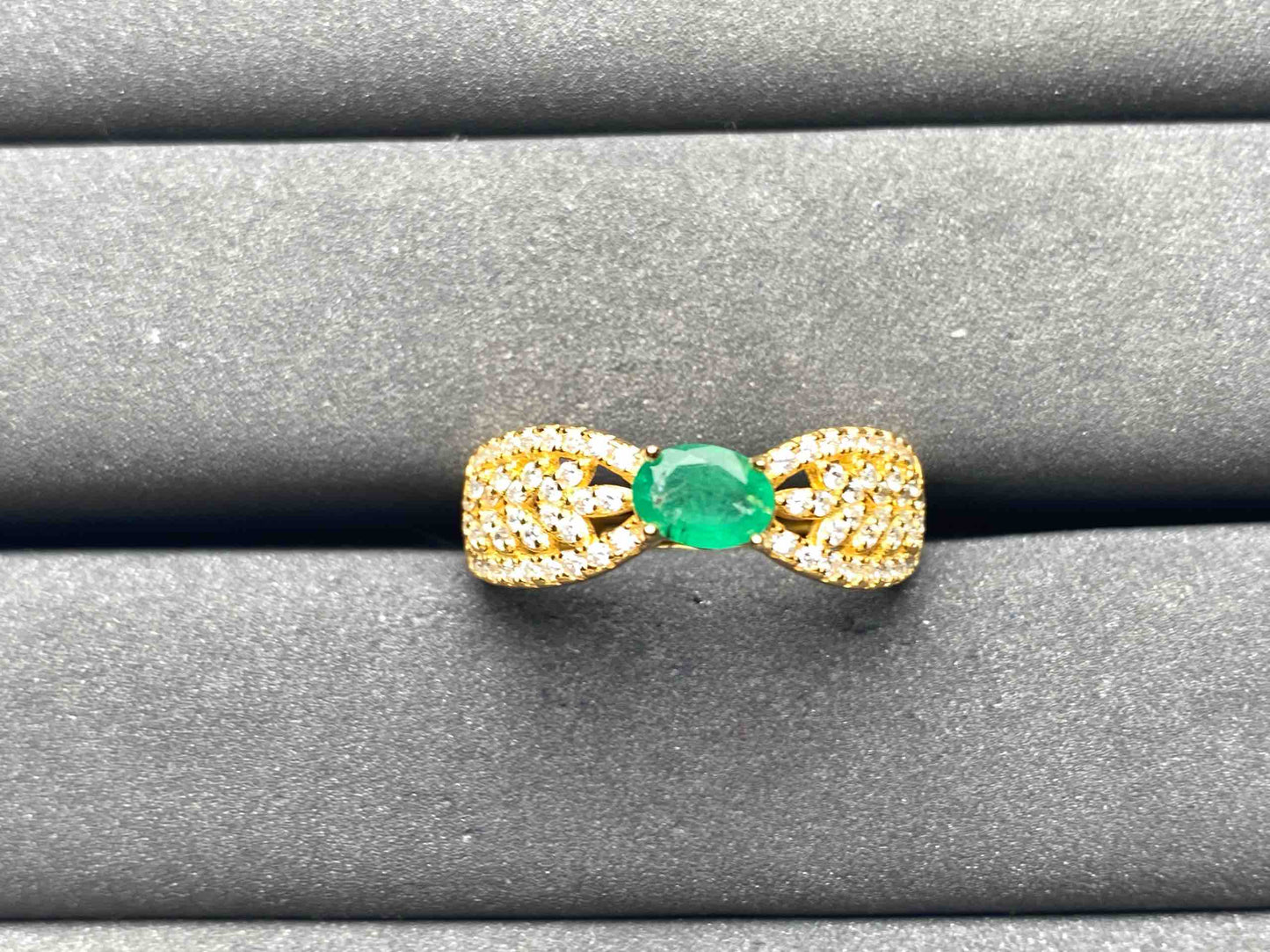 A8756 Emerald Ring