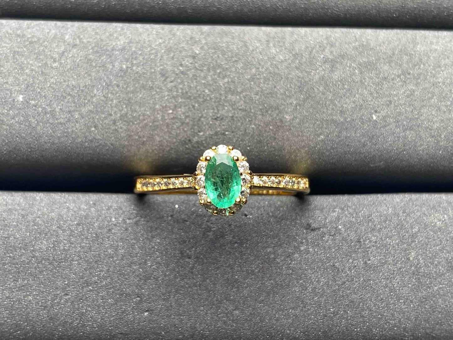 A8769 Emerald Ring