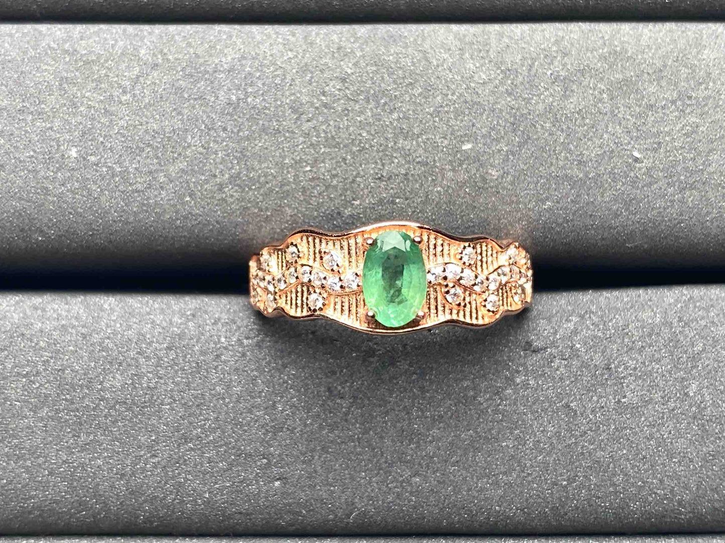 A8777 Emerald Ring