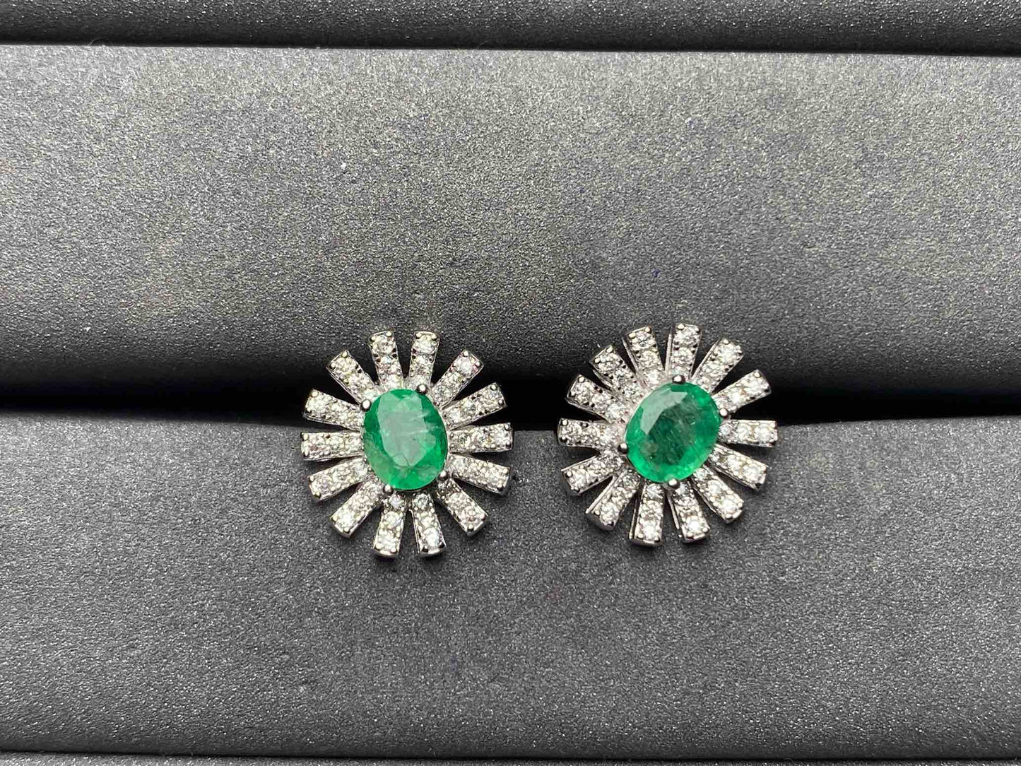 A8854 Emerald Earrings