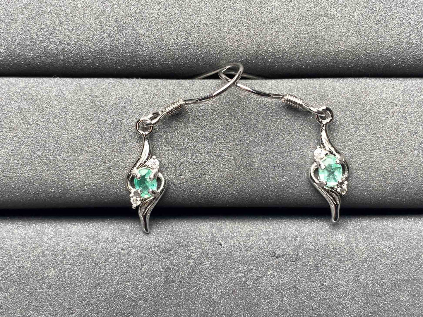 A8865 Emerald Earrings