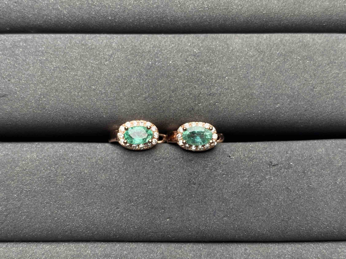 A8873 Emerald Earrings