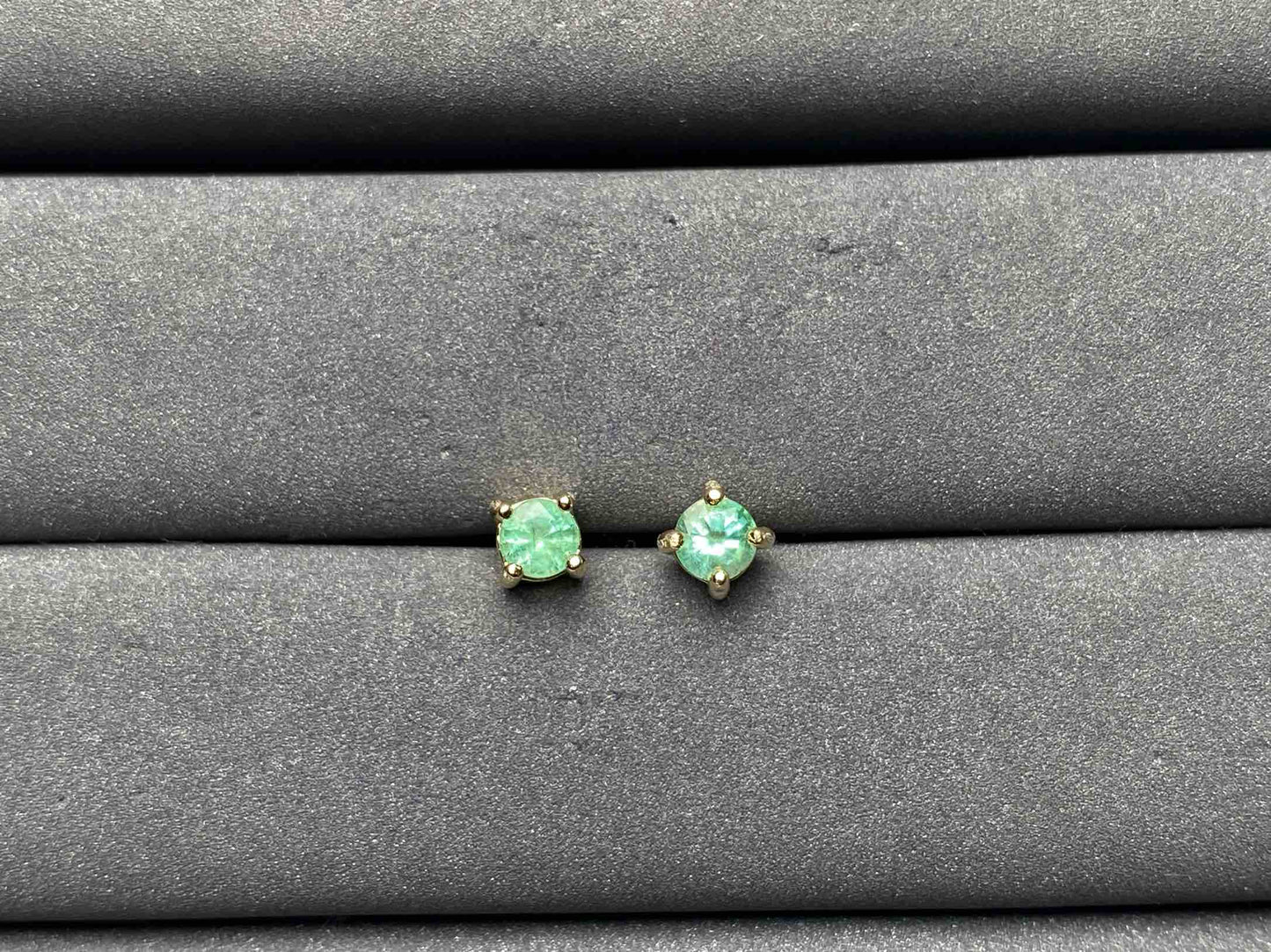 A8877 Emerald Earrings