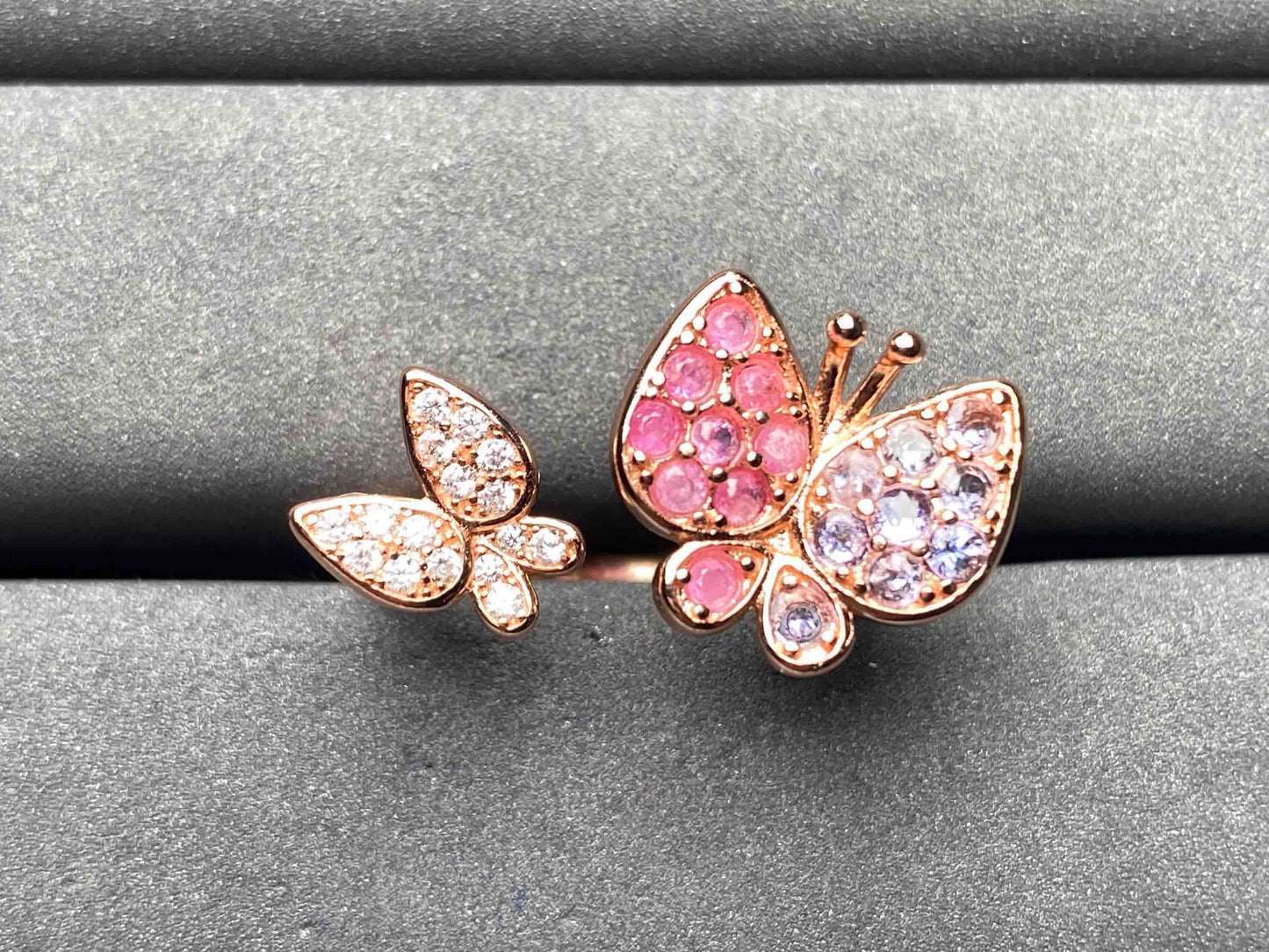 A8894 Pink Sapphire brooch