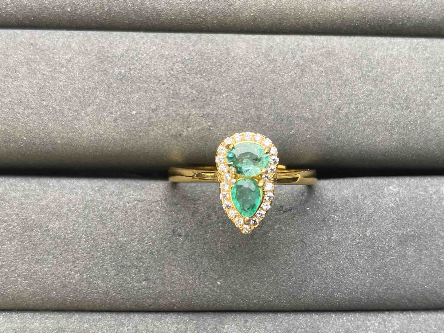 A8917 Emerald Ring