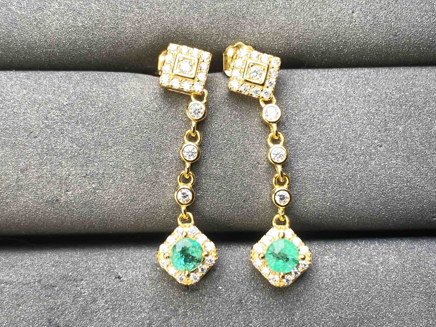 A8918 Emerald Earrings
