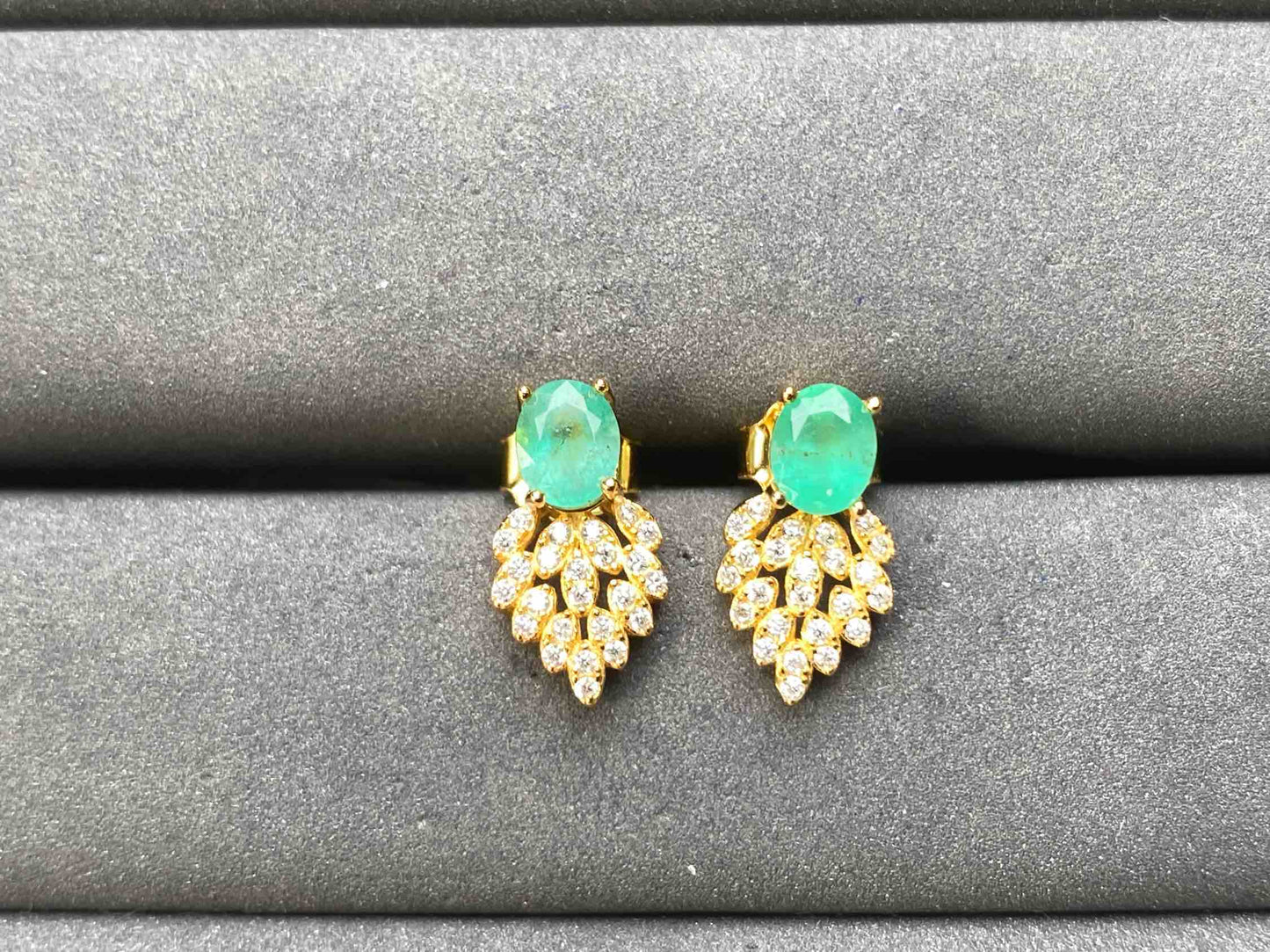 A8921 Emerald Earrings