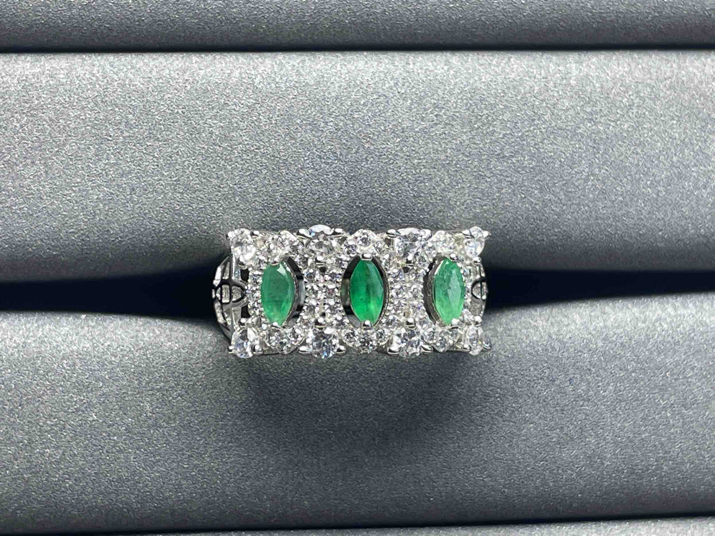 A894 Emerald Ring