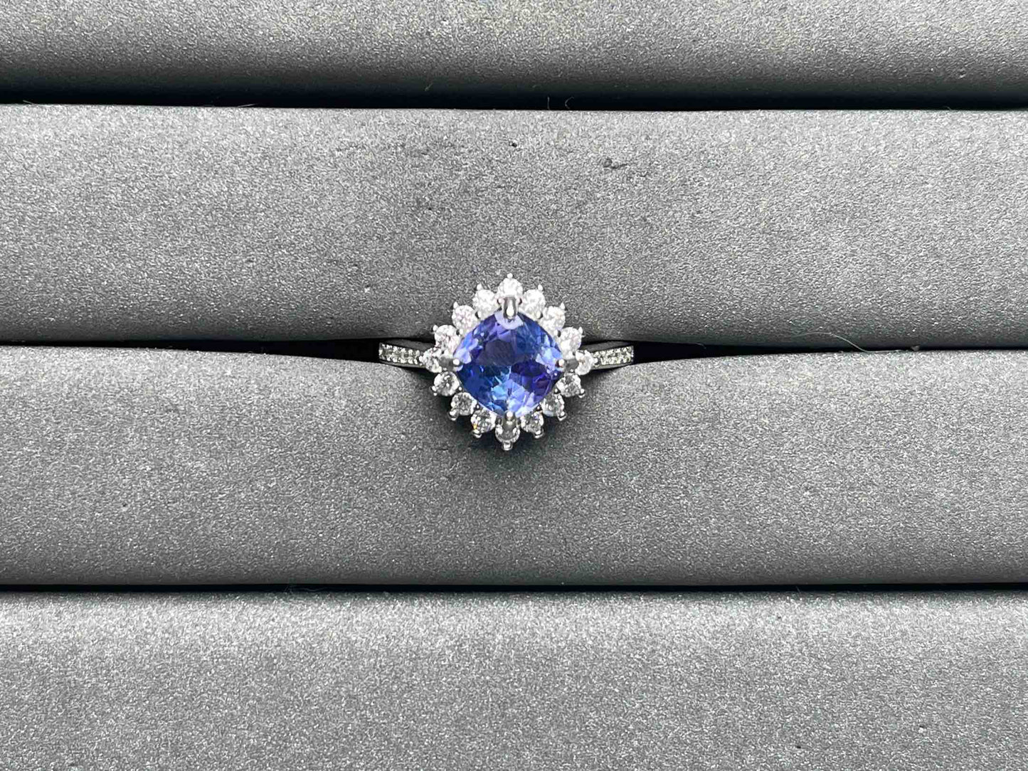 A9030 Tanzanite Ring