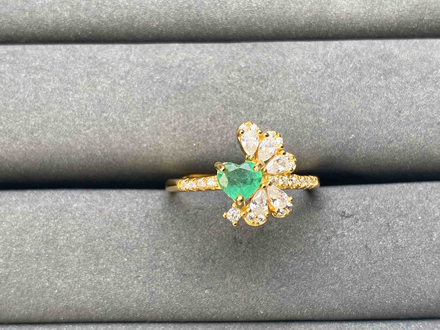 A9064 Emerald Ring